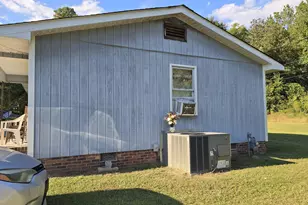 2060 Lakeview Dr, Johnston, SC 29832 - Photo 2