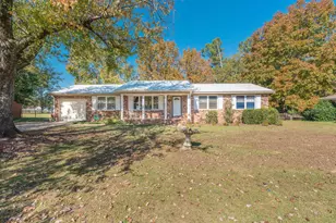 410 Heathwood Dr, Aiken, SC 29803 - Photo 1