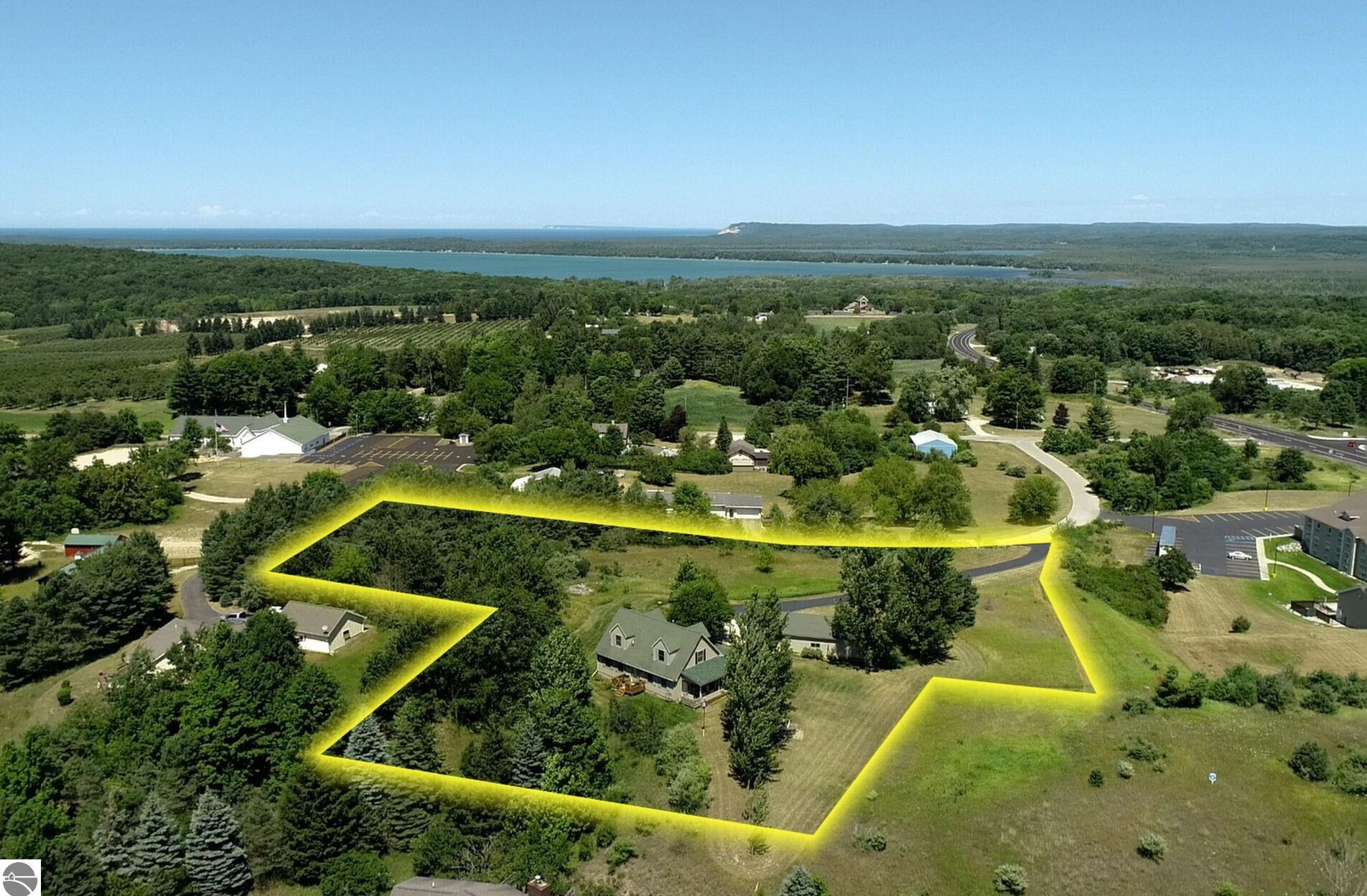 8095 Cherry Ln, Beulah, MI 49617-9612