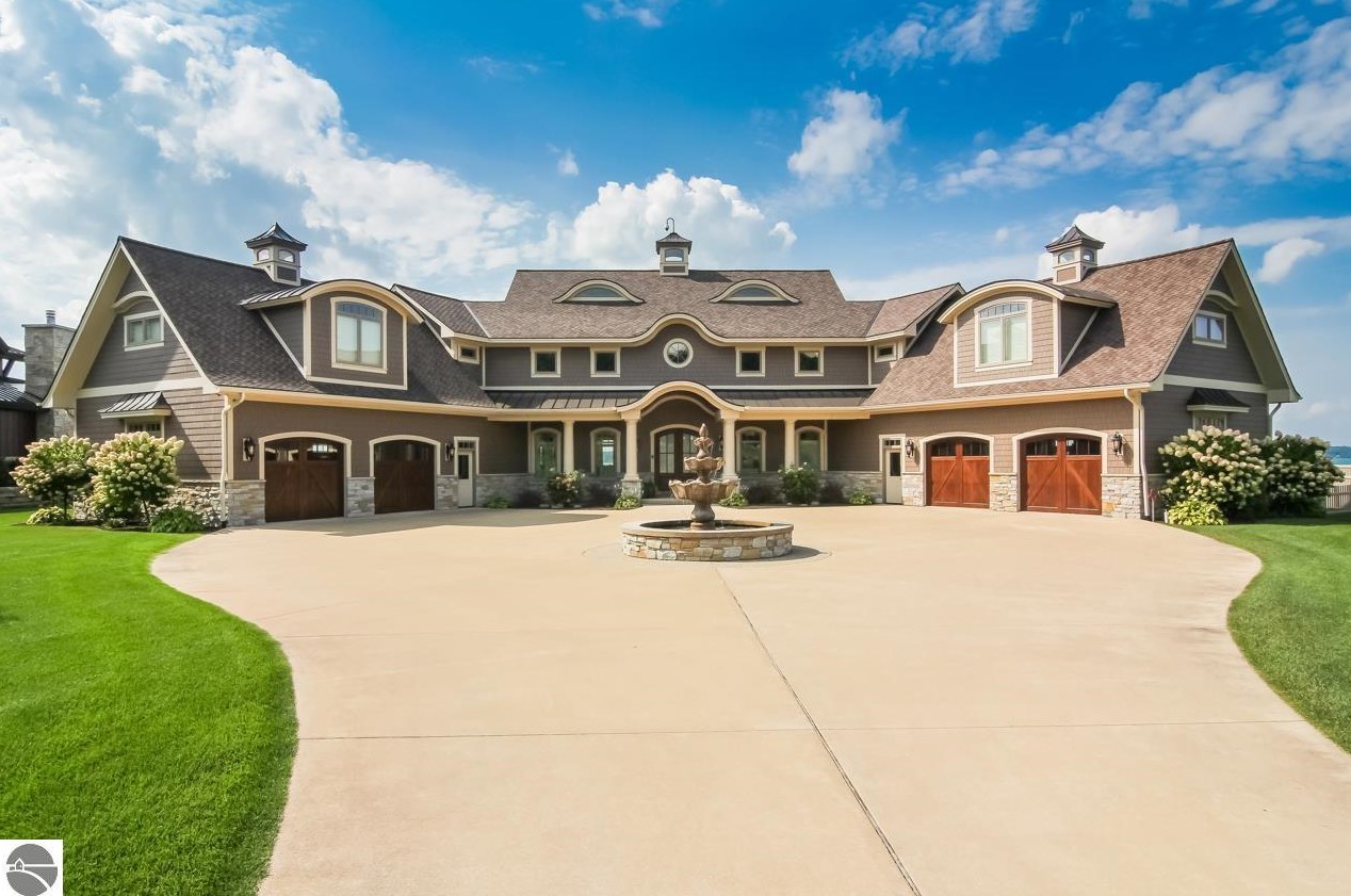 11328 Se Torch Lake Dr, Alden, MI 49612