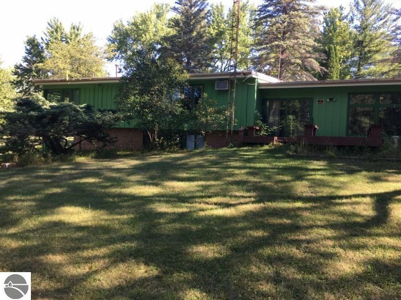 475 Sage Lake Rd, Roos, MI 48756