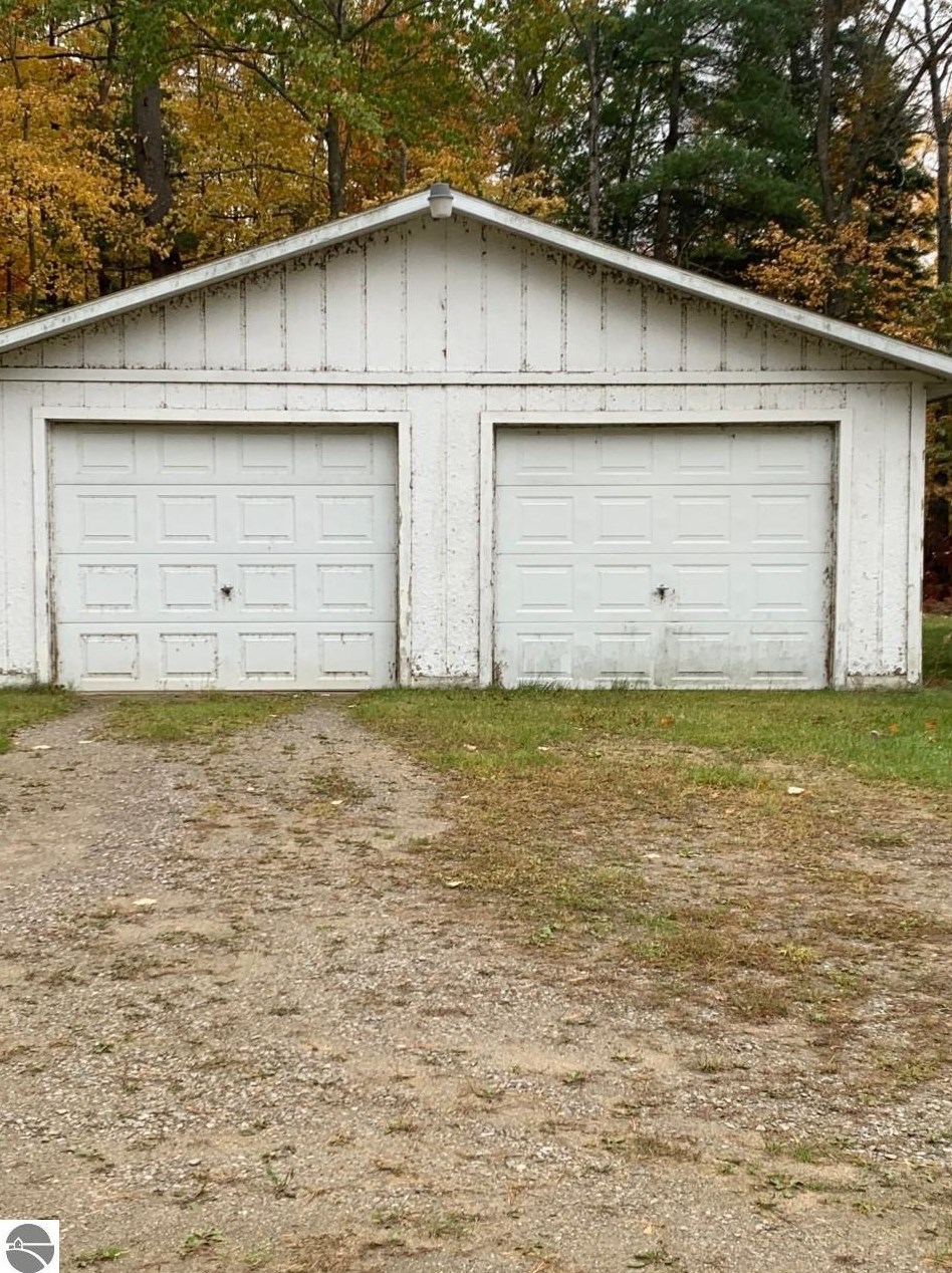 2390 Lucinda Dr, Roos, MI 48756