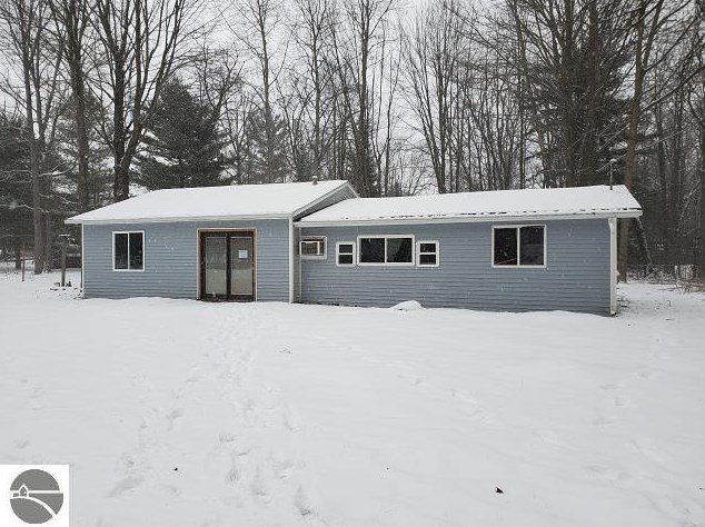 5301 Pinecrest Ln, Roos, MI 48756