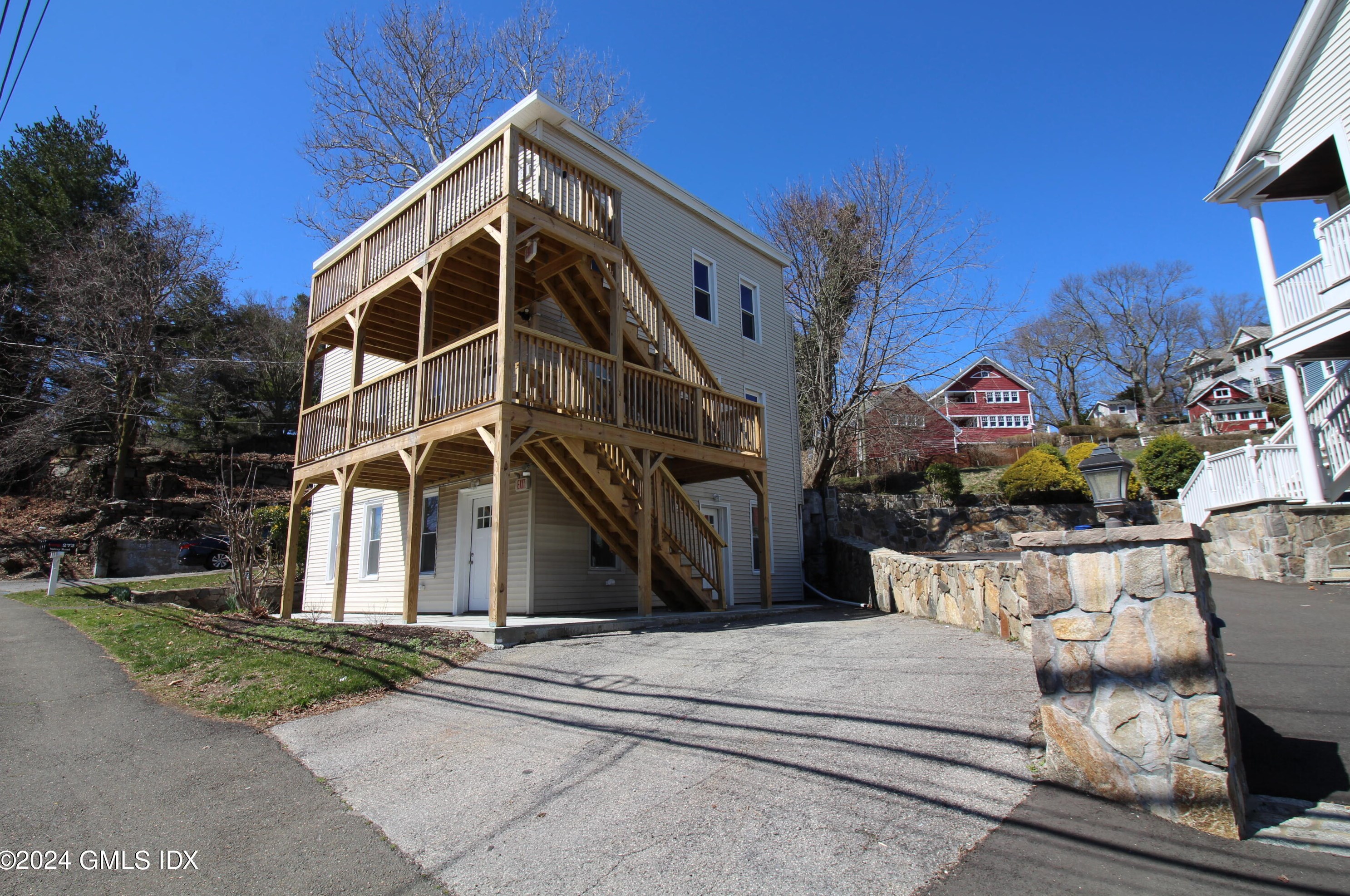 272 Valley Rd #2nd Floor, Cos Cob, CT 06807
