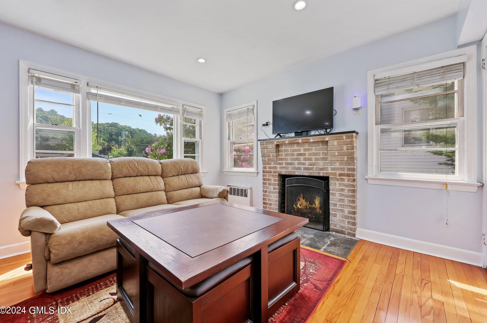 10 Fletcher Ave, Greenwich, CT 06831-4937