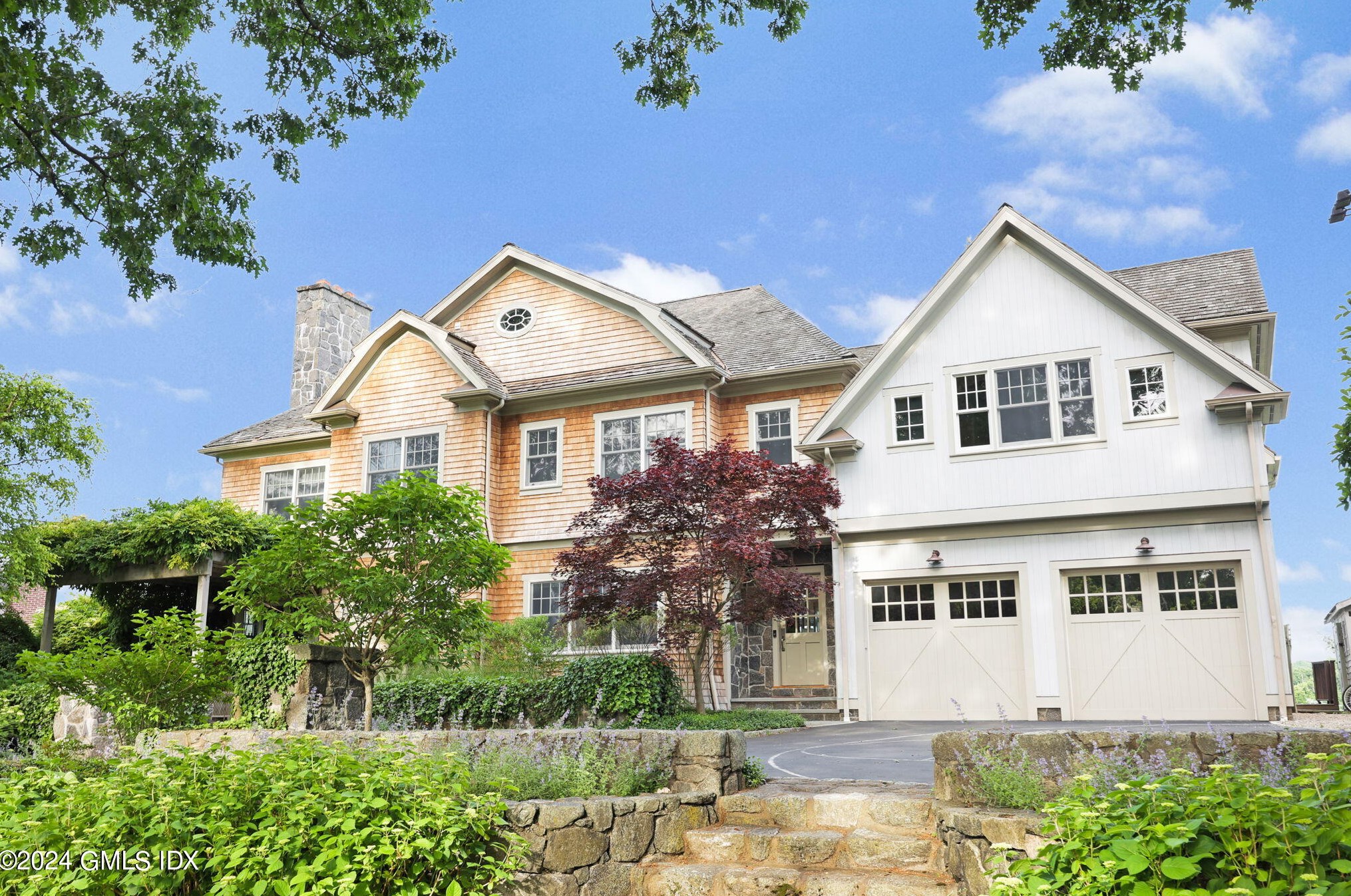 27 Cognewaugh Rd, Cos Cob, CT 06807