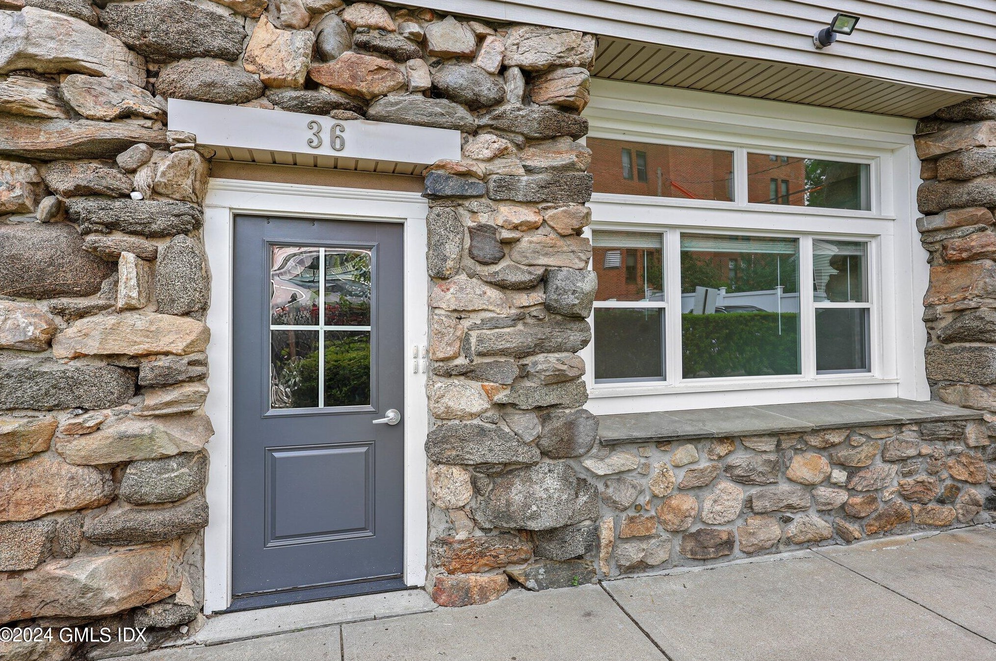 36 Arch St, Greenwich, CT 06830 exterior