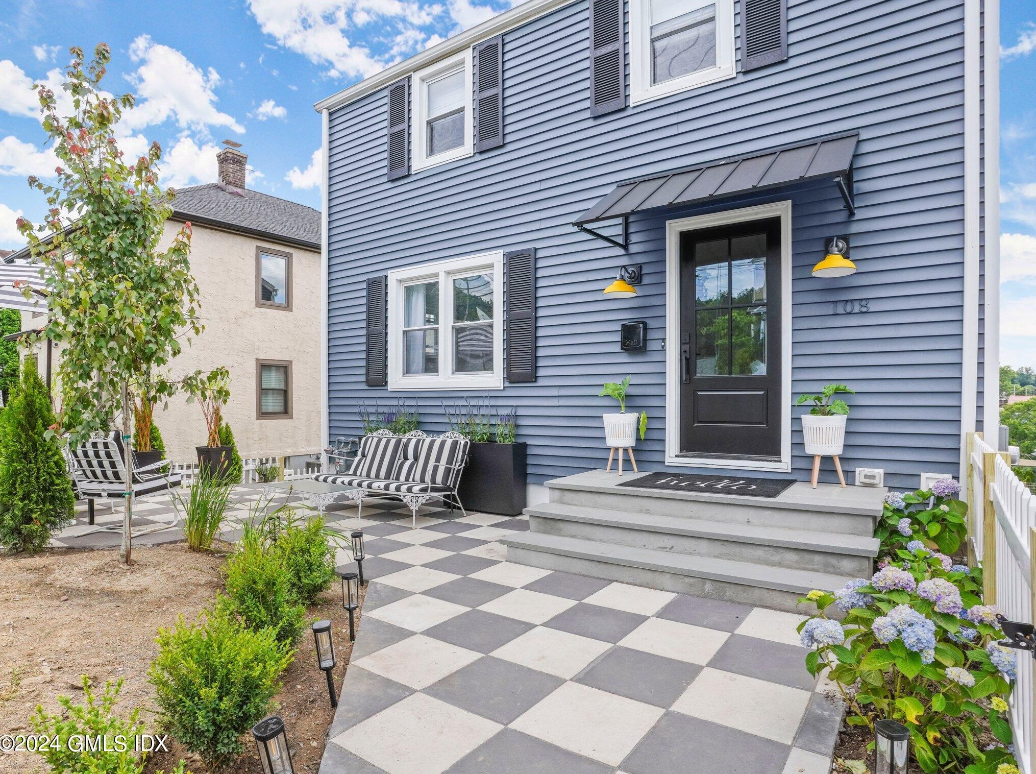 108 Henry St, Greenwich, CT 06830
