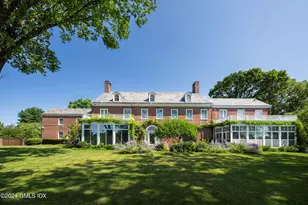 10 Cliffdale Rd, Greenwich, CT 06831 - Photo 2