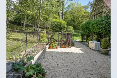 78 Khakum Wood Road, Greenwich, CT 06831 - Photo 28