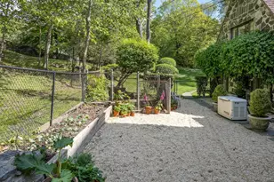 78 Khakum Wood Rd, Greenwich, CT 06831 - Photo 28