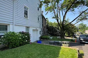 555-557 W Putnam Ave, Greenwich, CT 06830 - Photo 6