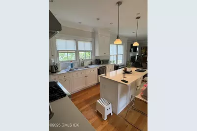 65 Sherwood Place, Greenwich, CT 06830 - Photo 4