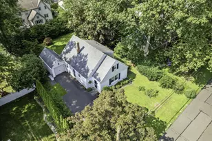 33 Halsey Dr, Old Greenwich, CT 06870 - Photo 2