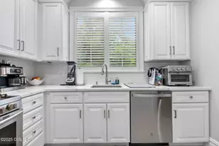 104 W Ritch Ave, Greenwich, CT 06830 - Photo 10