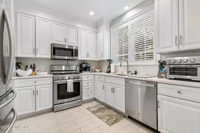 104 W Ritch Avenue #6, Greenwich, CT 06830 - Photo 8