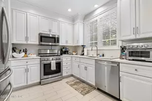 104 W Ritch Ave, Greenwich, CT 06830 - Photo 8