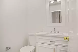 52 Sherwood Pl, Greenwich, CT 06830 - Photo 14