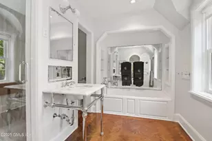105 Woodside Dr, Greenwich, CT 06830 - Photo 18