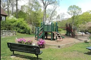 105 Woodside Dr, Greenwich, CT 06830 - Photo 30