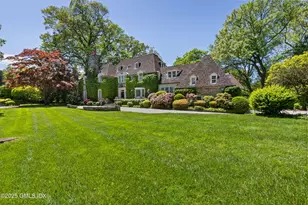 105 Woodside Dr, Greenwich, CT 06830 - Photo 2