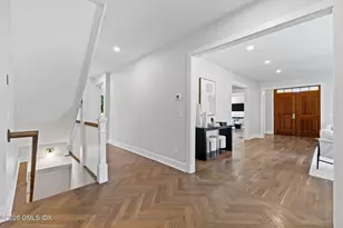 8 Park Ave, Old Greenwich, CT 06870 - Photo 18