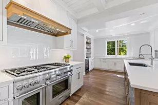 8 Park Ave, Old Greenwich, CT 06870 - Photo 14