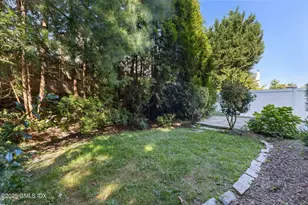 75 Ritch Ave, Greenwich, CT 06830 - Photo 16