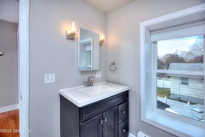 300 Soundview Avenue #Duplex, Fairfield, CT 06825 - Photo 14