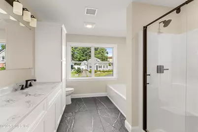 10 Highland Place #B, Greenwich, CT 06831 - Photo 16