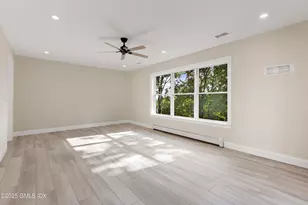 10 Highland Pl, Greenwich, CT 06831 - Photo 18