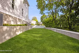 10 Highland Pl, Greenwich, CT 06831 - Photo 26