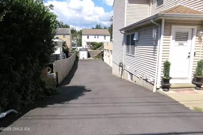 68 Pemberwick Road #1, Greenwich, CT 06831 - Photo 2