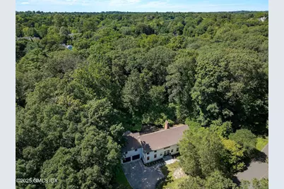 10 Tomahawk Lane, Greenwich, CT 06830 - Photo 2