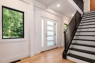 10 Tomahawk Ln, Greenwich, CT 06830 - Photo 4