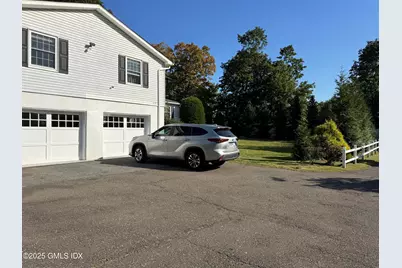 519 E Putnam Avenue, Greenwich, CT 06830 - Photo 30