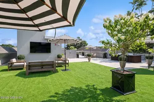 100 E Putnam Ave, Greenwich, CT 06807 - Photo 8