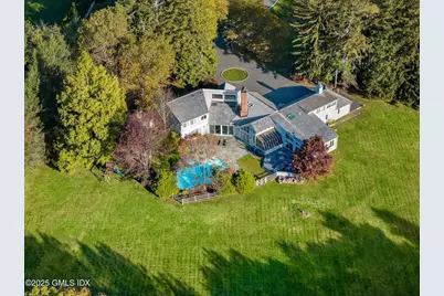 6 Reynwood Manor, Greenwich, CT 06831 - Photo 2