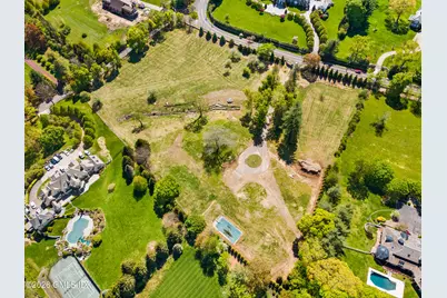 549 Round Hill Road, Greenwich, CT 06831 - Photo 2