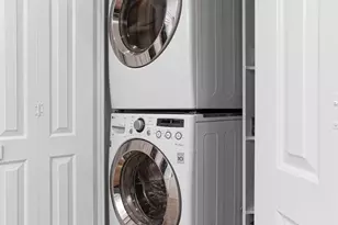 2 Ivy St, Greenwich, CT 06830 - Photo 6