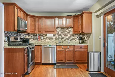 34 Bradley Place, Stamford, CT 06905 - Photo 20