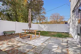 34 Bradley Pl, Stamford, CT 06905 - Photo 40