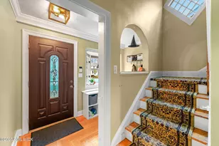 34 Bradley Pl, Stamford, CT 06905 - Photo 4