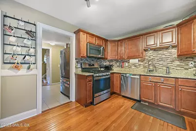 34 Bradley Place, Stamford, CT 06905 - Photo 22