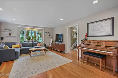 34 Bradley Place, Stamford, CT 06905 - Photo 12