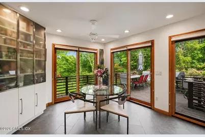 198 E Middle Patent Road, Greenwich, CT 06831 - Photo 12