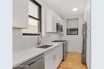 169 Greenwich Avenue #Front, Greenwich, CT 06830 - Photo 2