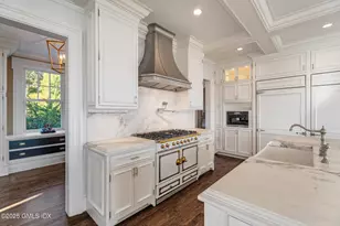 545 Indian Field Rd, Greenwich, CT 06830 - Photo 10