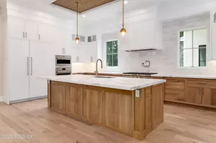 11 Winterset Rd, Greenwich, CT 06830 - Photo 4