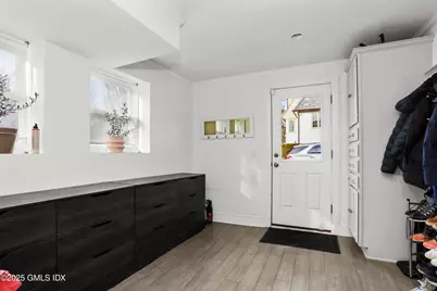 6 Meadowbank Road, Old Greenwich, CT 06870 - Photo 22